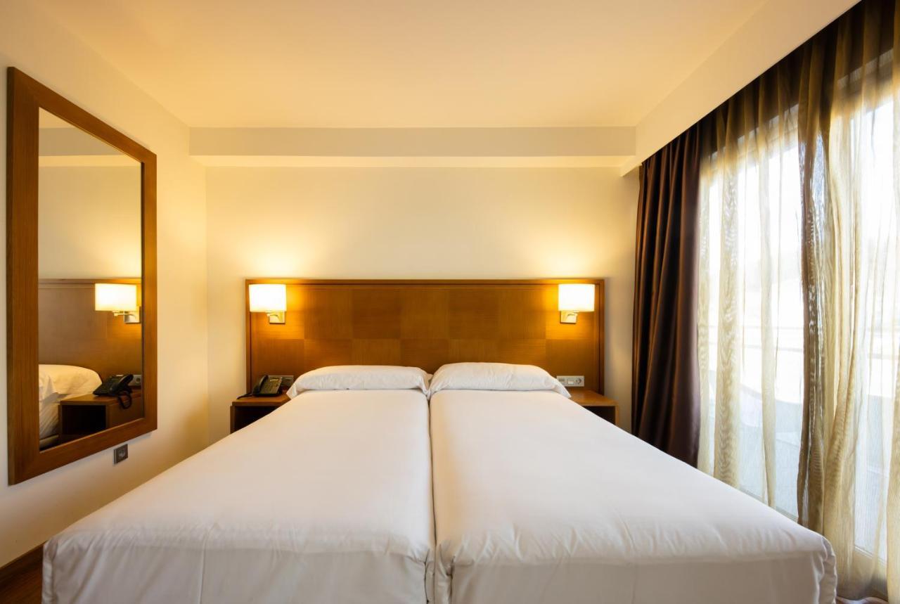 Hotel Thalasso Cantabrico Las Sirenas 4 Superior Viveiro Buitenkant foto